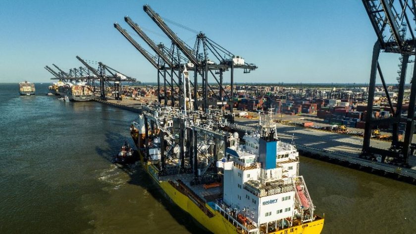 Six hybrid RTGs arrived at Port Houston