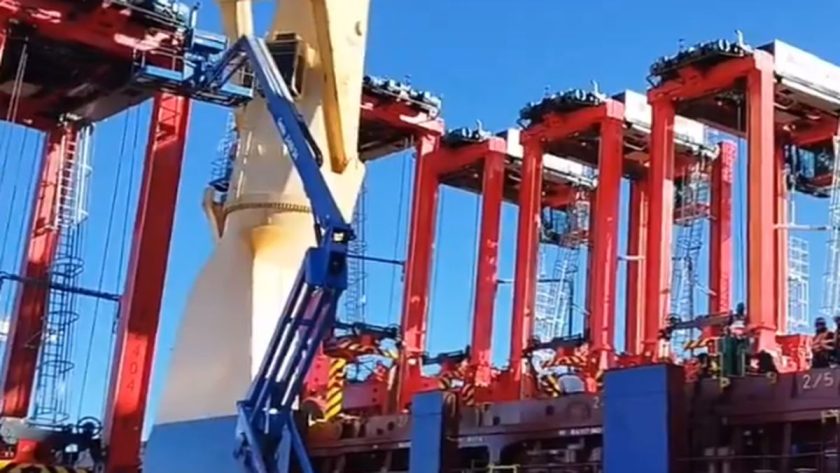 Kalmar hybrid strads arrive at TCP