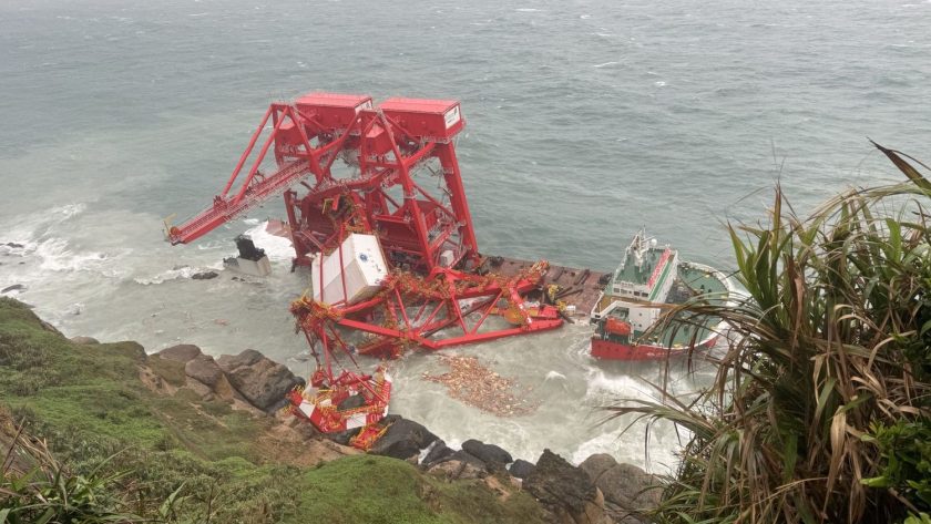 Heavy transport vessel runs aground off Taiwan