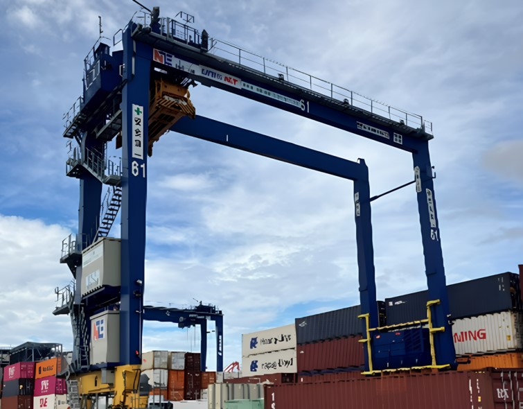 Tokyo Port Implements Hydrogen-Fuelled Crane for Sustainable Cargo Handling