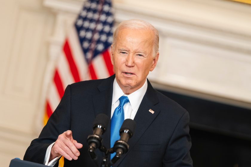 Biden urges USMX for a 'fair offer' as strike heads into second day